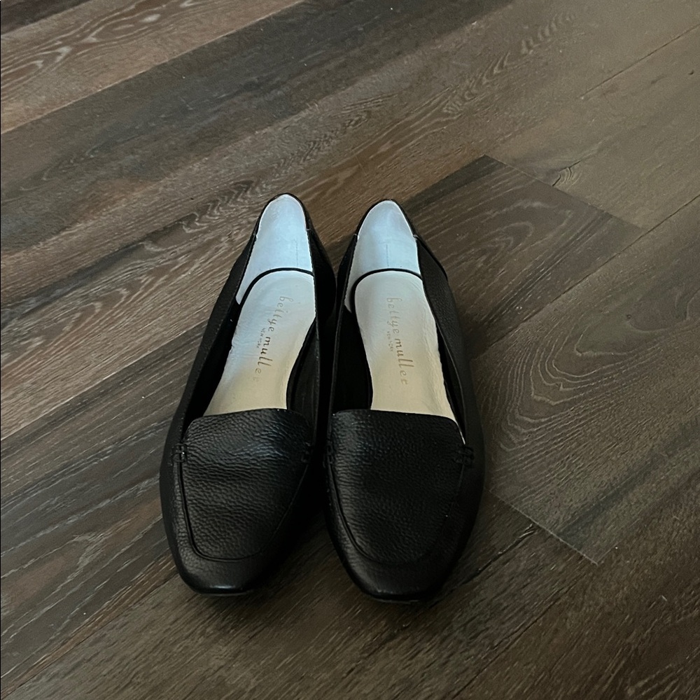 Bettye Muller Black Leather Flats